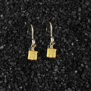 Microcube Earring (e-mmc0)