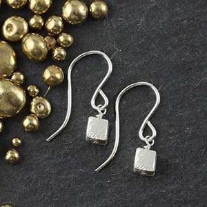 Microcube Earring (e-mmc0)